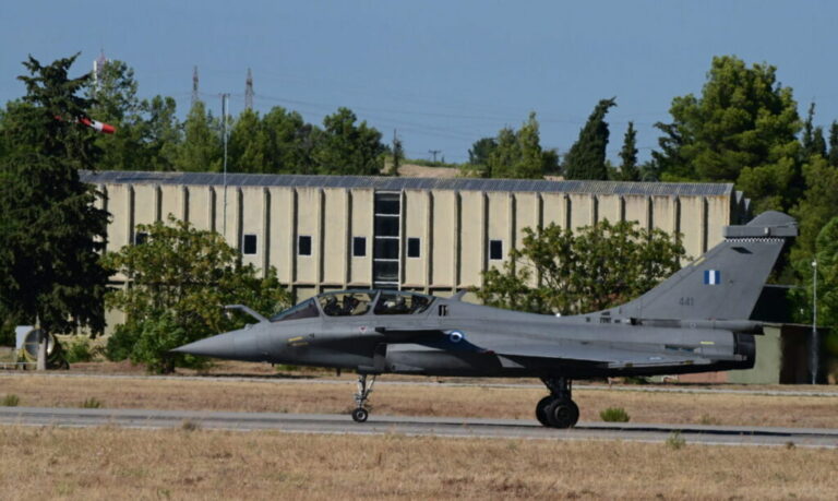 Συναγερμός στην Τανάγρα: Συνελήφθησαν 4 άτομα επειδή κατασκόπευαν Rafale και υποδομές της ΕΑΒ
