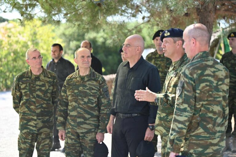 ”Κρίσεις τωρα” – Οι πρώτες σκέψεις Δένδια μετά την κατάργηση της 1ης στρατιάς. Τα σενάρια που δεν έχουν αποκλειστεί