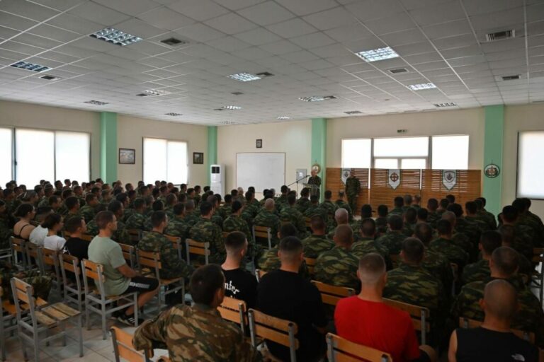 Αγωνία Γονέων ΕΠΟΠ στον Αυλώνα: Αβεβαιότητα για την Ορκωμοσία και την Άδεια