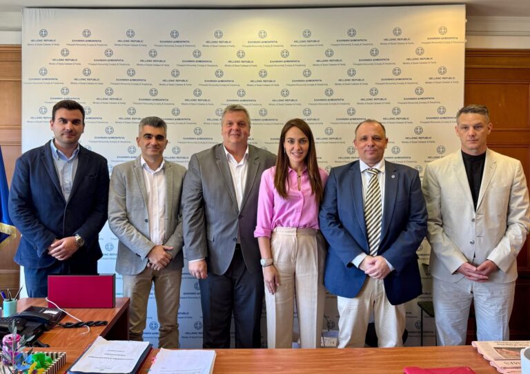 Όταν η ΠΟΜΕΝΣ χτυπά πόρτες, οι Υπουργοί ανοίγουν: Συνάντηση Δόμνας – Κολλύρη για το επίδομα στέγασης