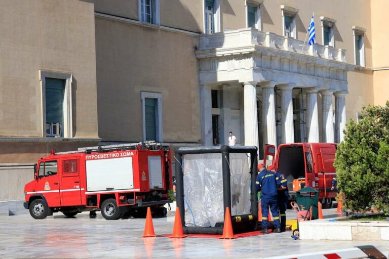 ΕΚΤΑΚΤΟ: Φάκελος με λευκή σκόνη από Ρωσία και παραλήπτη τον Κυριάκο Μητσοτάκη στη Βουλή 