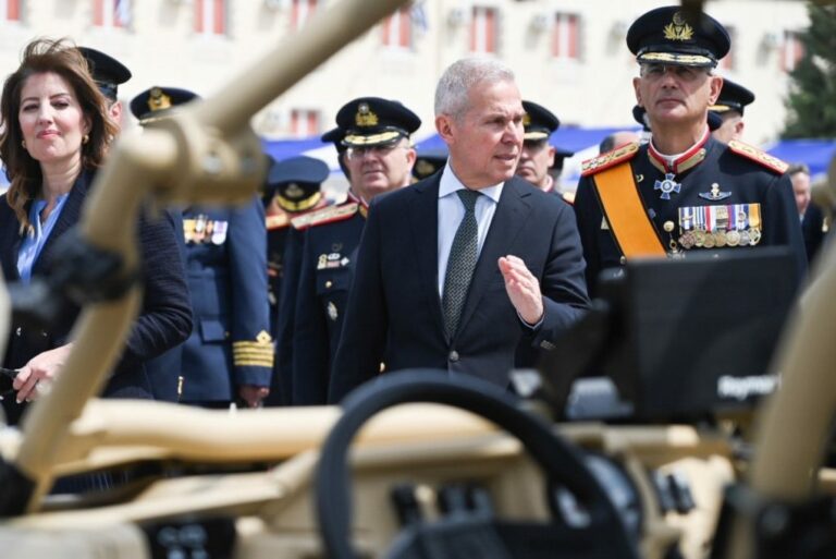 Έκκληση καρκινοπαθούς συζύγου στρατιωτικού σε Δαβάκη – Χούπη: ”Το ΓΕΣ μας αγνόησε… ”