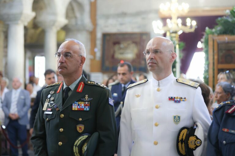 Στην Παναγία Εκατονταπυλιανή ο ΑΓΕΕΘΑ Στρατηγός Δημ. Χούπης