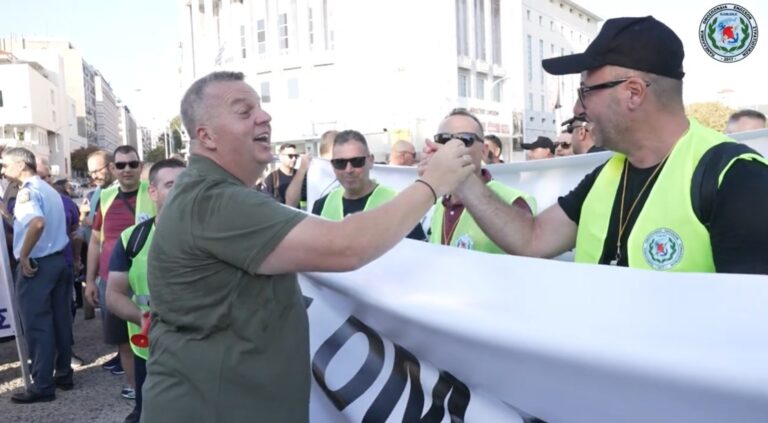 Συγκλονιστικό video: Φωτιά και λάβρα ο Κολλύρης – «Δεν θα μας γονατίσετε»