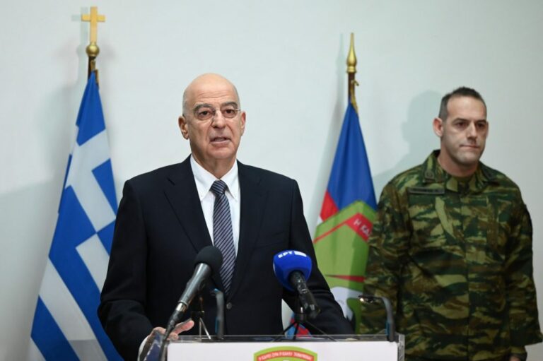 Ο Δένδιας βάζει «ψαλίδι» στους αντιστράτηγους – Σκέψεις για περιορισμό θέσεων στην κορυφή της ιεραρχίας