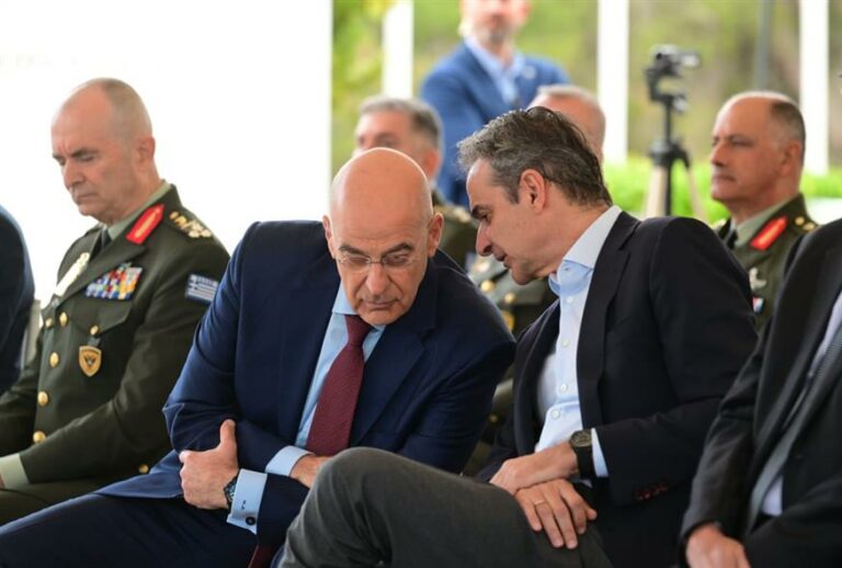 Να κλείσει μέτωπα επιδιώκει η κυβέρνηση: Γιατί η προσοχή στρέφεται απόψε στο υπουργείο Εθνικής Άμυνας