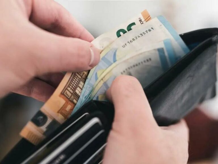 Έρχεται έκτακτο επίδομα 500€ χωρίς αίτηση