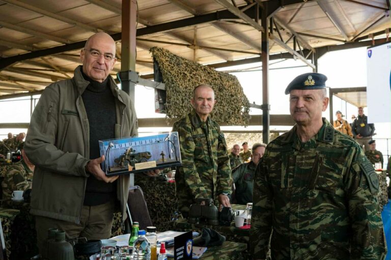 Ο Αντιστράτηγος Παναγιώτης Καβιδόπουλος και η επιτυχία της ΤΑΜΣ «Τακτική Χρησιμοποίηση ΣμηΕΑ – ΑντισμηΕΑ» & «Αίσιος Οιωνός 2025»