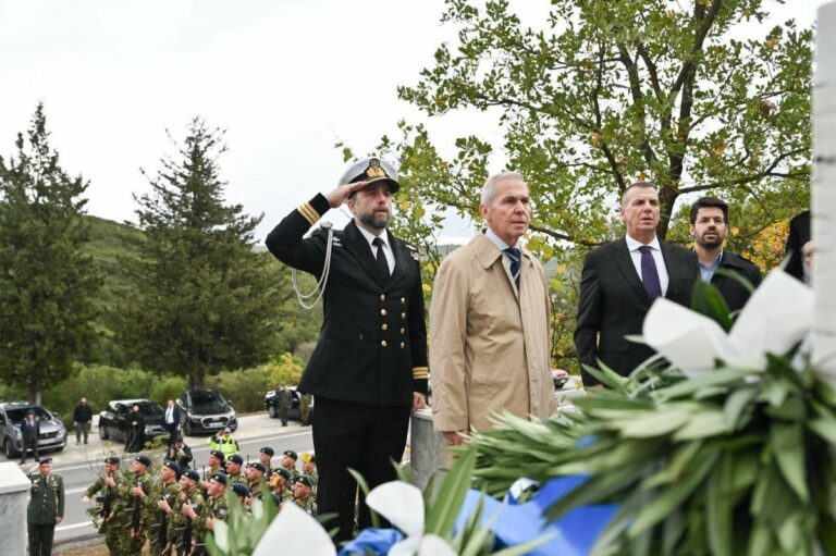 Ο ΥΦΕΘΑ Θανάσης Δαβάκης στον εορτασμό της Εθνικής Αντίστασης στη Σπάρτη