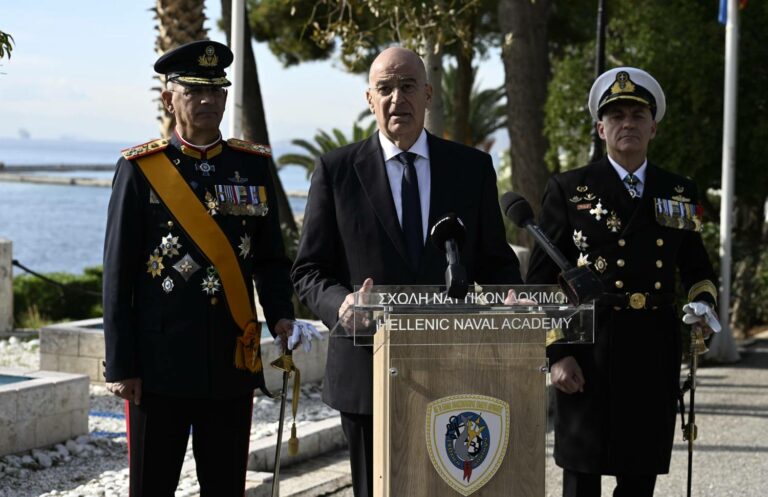 Δένδιας: ”Προς ψήφιση οι μισθολογικές αυξήσεις των στελεχών”