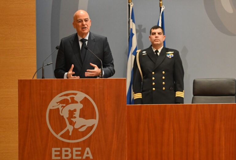 Δένδιας: ”Σέβομαι τη διαμαρτυρία αλλά δεν μπορούμε να έχουμε 800 στρατόπεδα”