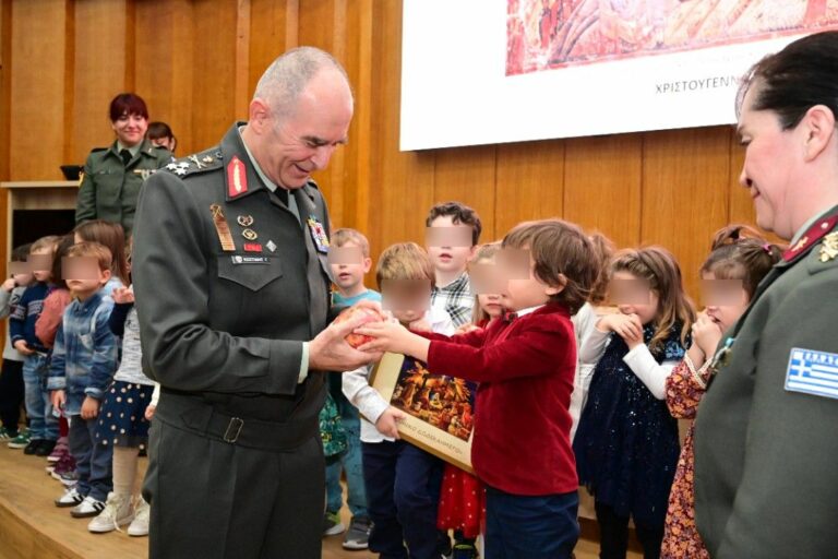 Ανταλλαγή Ευχών Αρχηγού ΓΕΣ με το Προσωπικό του ΓΕΣ