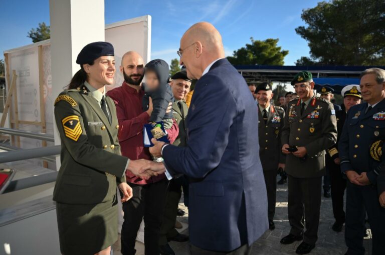 Δένδιας: Παρέδωσε νέα οικήματα σε στελέχη – Αναφορά σε πολυνομοσχέδιο και αυξήσεις