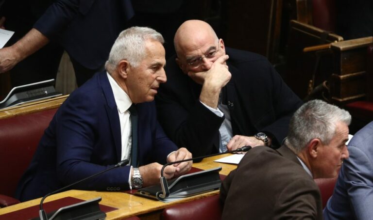 Στήριξη Αποστολάκη σε Δένδια: Οι αλλαγές στο βαθμολογικό να γίνουν από την επόμενη χρονιά