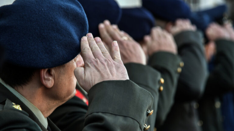 Κρίσεις Συνταγματαρχών: Καθυστέρηση στις υπογραφές – Δεν ξεκίνησαν τα τηλέφωνα