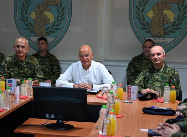 Καταπέλτης Δένδιας: Κανένα ακίνητο στην παραμεθόριο σε χέρια Τούρκων