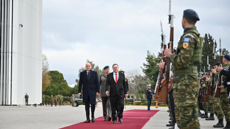 Δένδιας: «Η Ελλάδα και το Ισραήλ θα συνεργαστούν σε θέματα που αφορούν τα αντι-drones συστήματα και την κυβερνοασφάλεια»