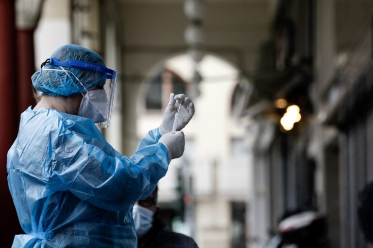 Γρίπη: Γιατί είναι τόσο «επιθετική» φέτος; Ο κανόνας του «πρώτου 24ώρου»