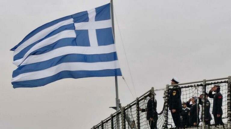 Οι παραιτήσεις στελεχών του ΠΝ και τα παραμύθια της Χαλιμάς