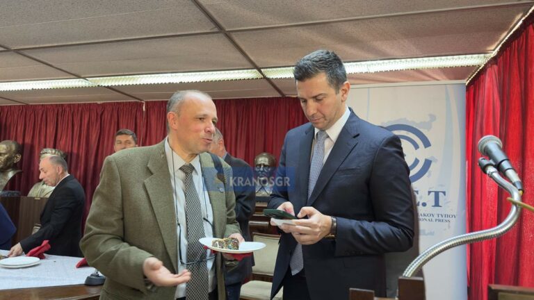 Ο Ρώτας δεν το αφήνει ούτε στην Αγιοβασιλόπιτα – παντού το πολυνομοσχέδιο