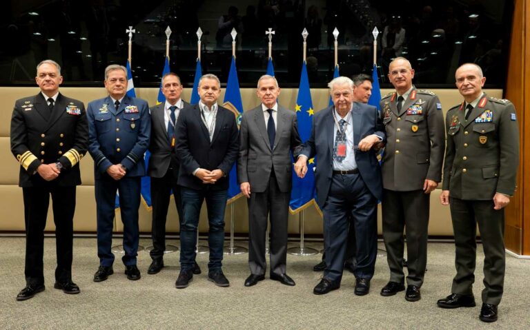 Υπογραφή σύμβασης για το Πάρκο Ναυτικής Παράδοσης στο ΥΠΕΘΑ παρουσία Δαβάκη και στρατιωτικής ηγεσίας