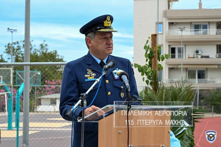 Α/ΓΕΑ για Ηλιάκη: Συνεχίζει να πετά δίπλα μας