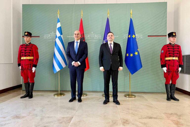 Δένδιας στην Αλβανία: Άμυνα, ΝΑΤΟ και Μειονότητα