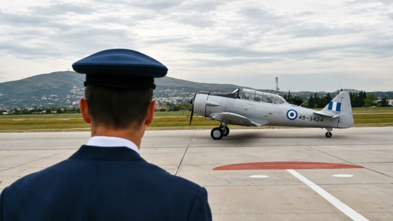 Πολεμική Αεροπορία: Αποστρατείες Υπαξιωματικών